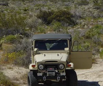 Pinyon Mountain w SD 4 wheelers 031