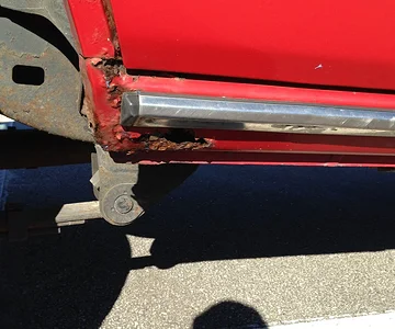 Passenger side rocker