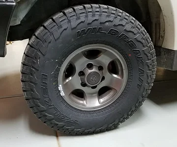 "OSO" gets her new shoes