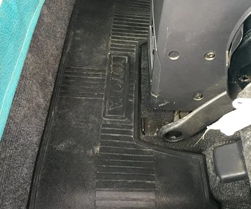 Rear floor mat