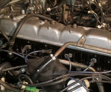 New Push Rod Cover installed.jpg