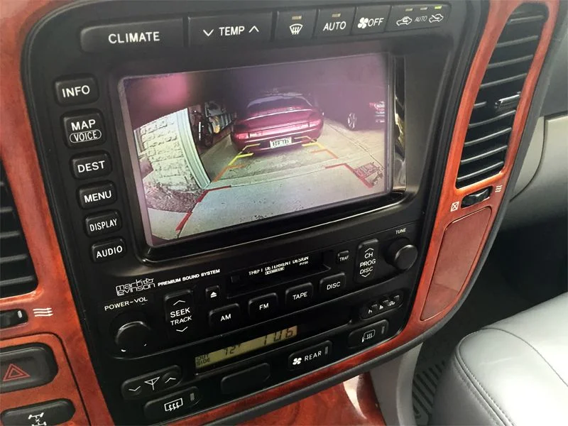 02 LX 470 Factory Nav w/ Backup Cam