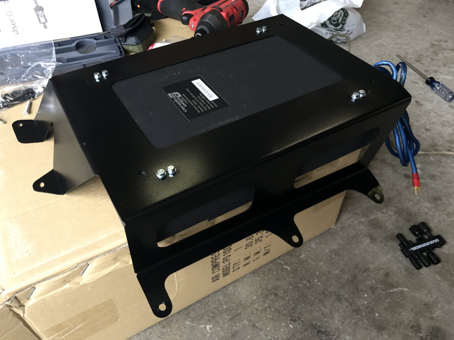 10" powered sub bracket