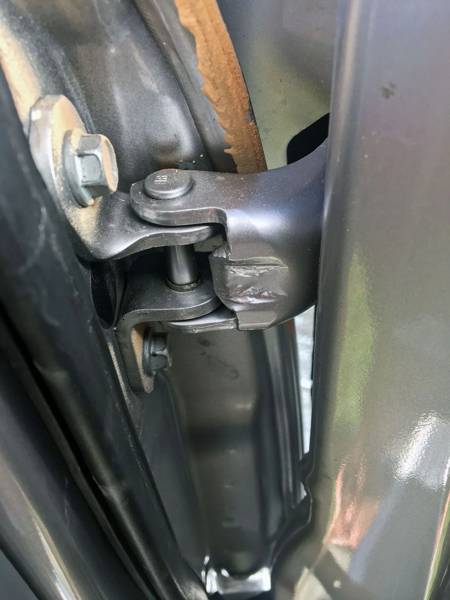 100 Series Drivers Door Hinge