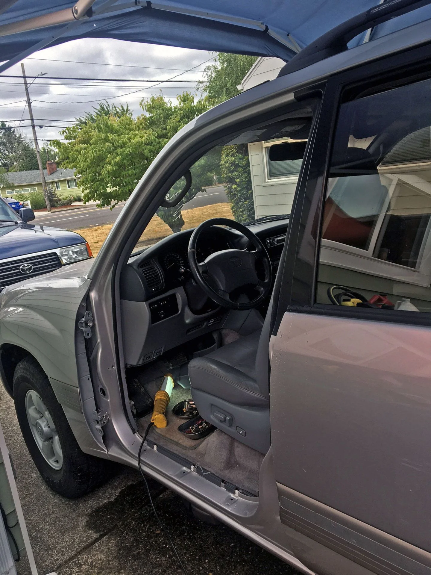 100 Series Drivers Door Off