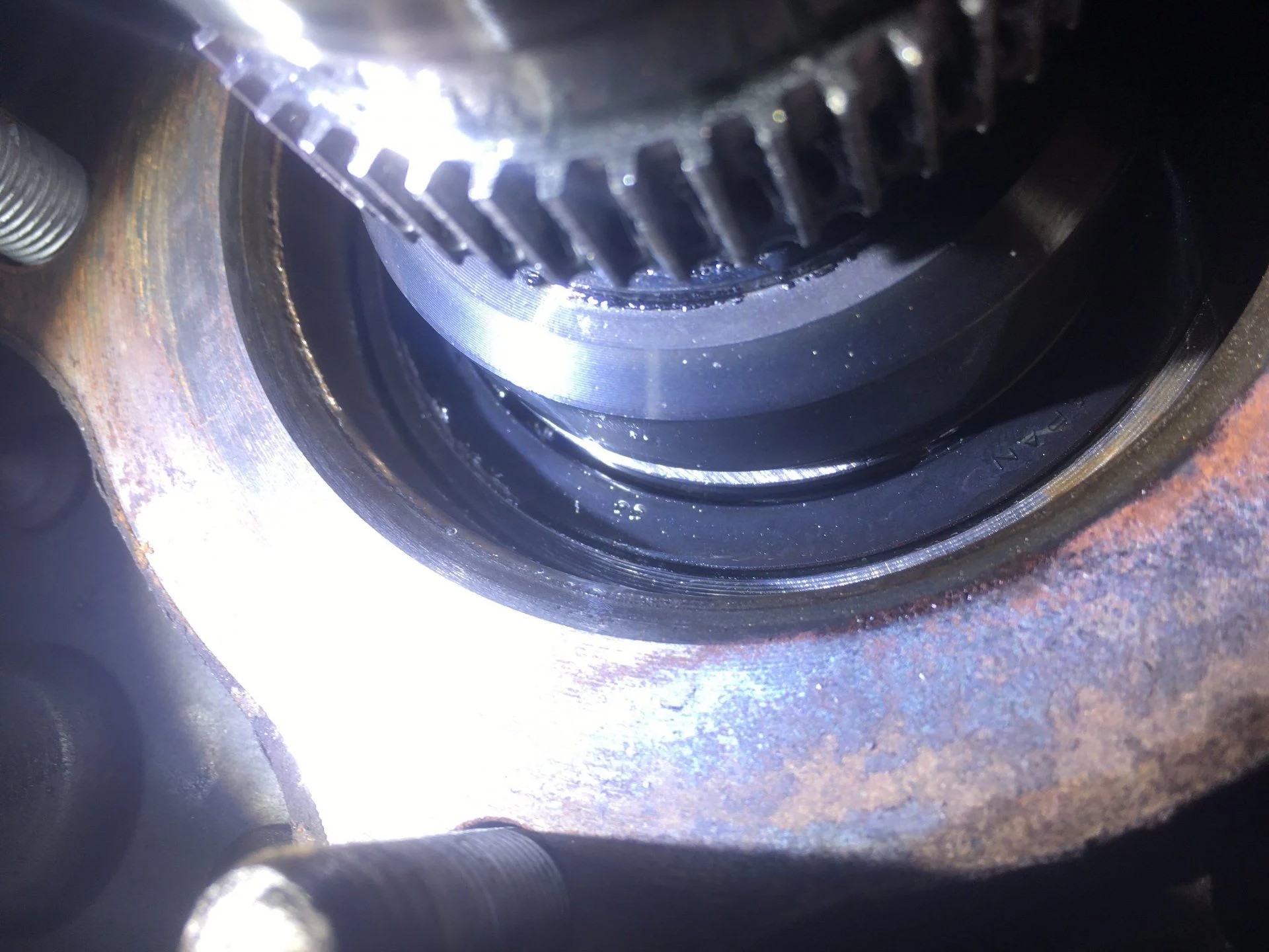 100 Series RH Rear (Failed) Bearing