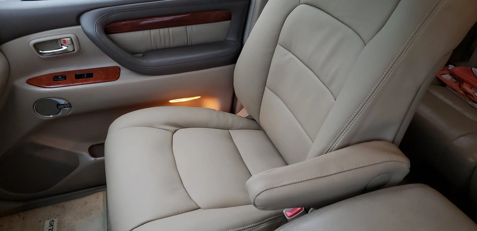 2002 LEXUS LX470