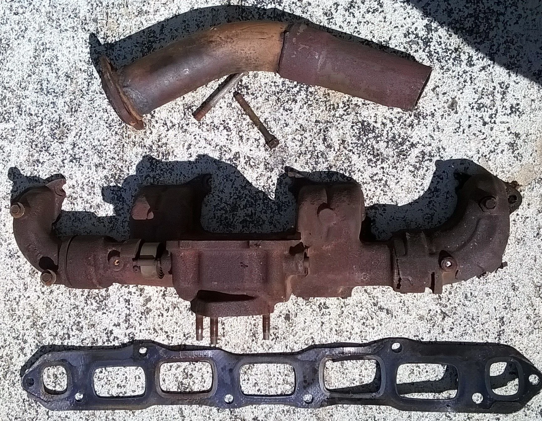 2F exhaust manifold 1