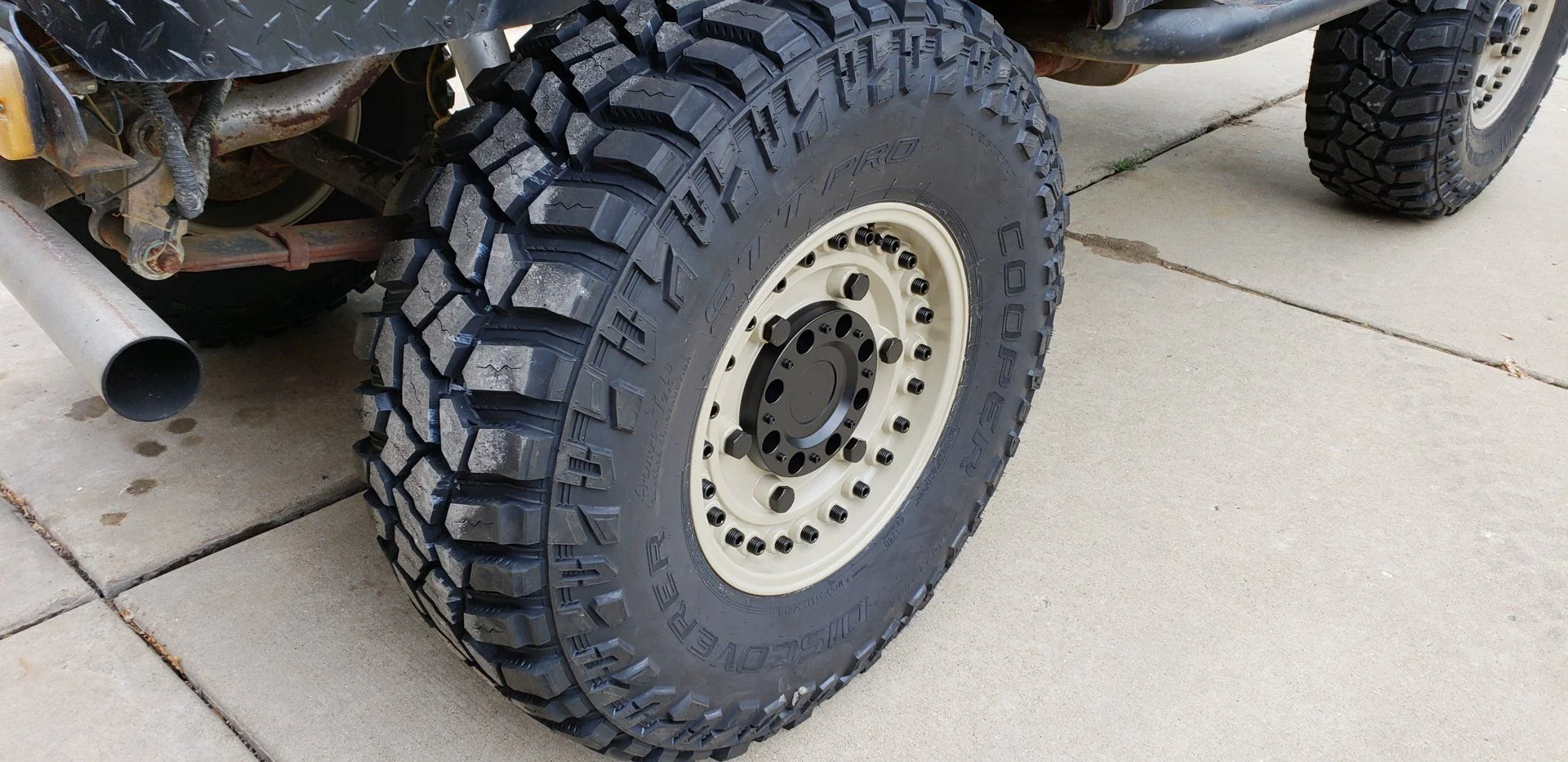 37x12.5r17 on 17x9.5 rims 4.5BS