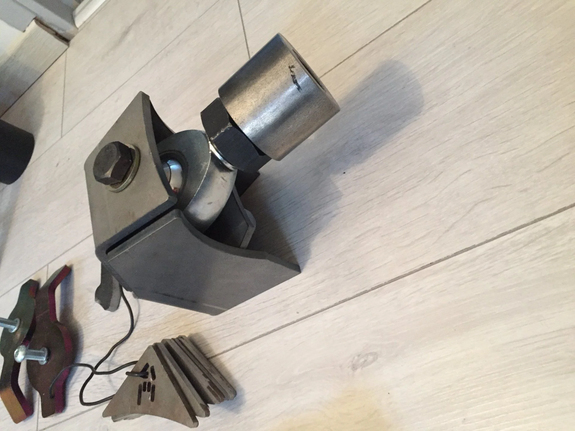 80 rear wishbone parts