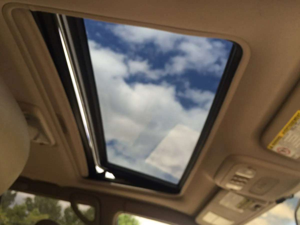 99 LX470 Bottom View Sunroof