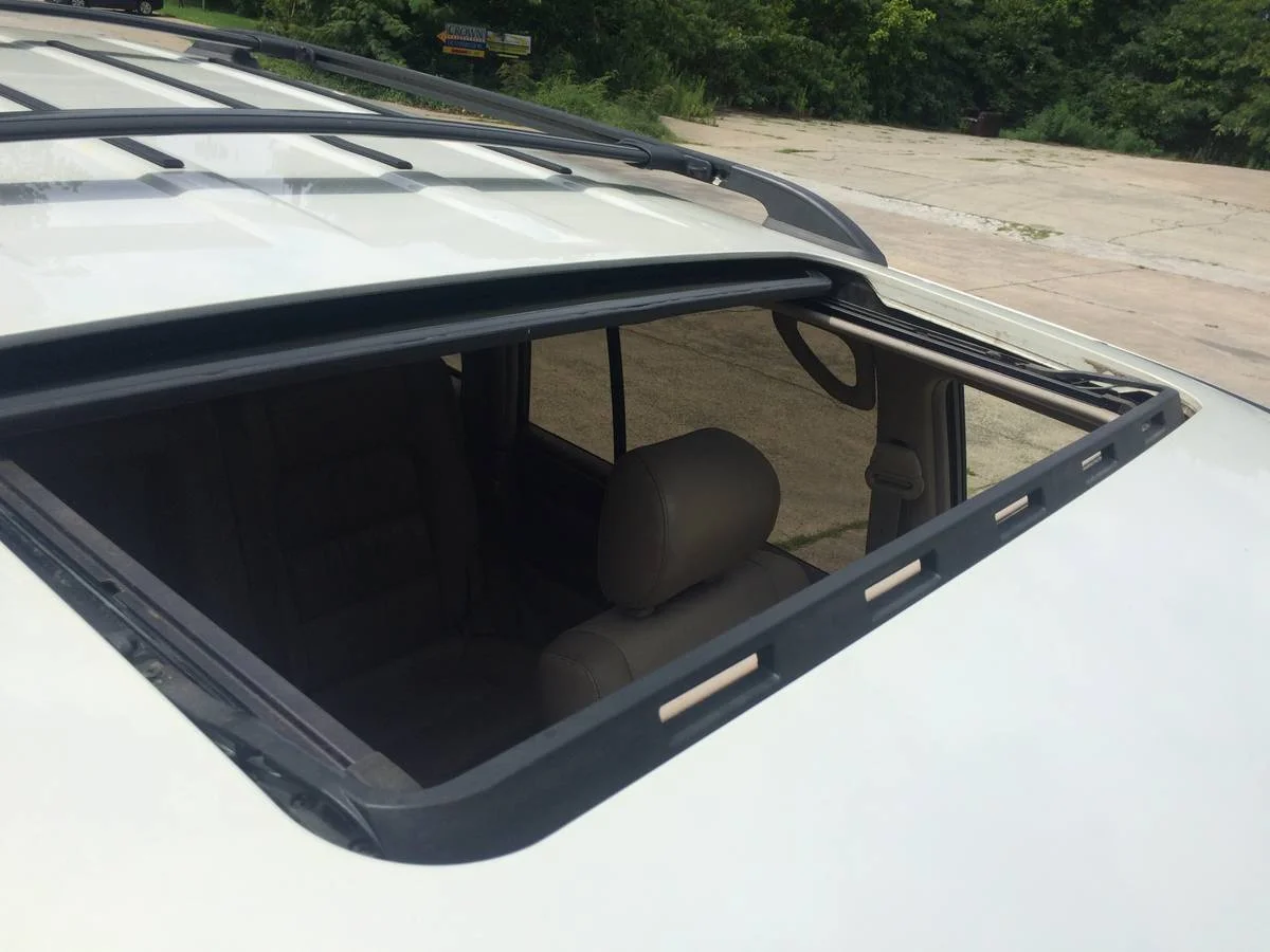 99 LX470 Top View Sunroof