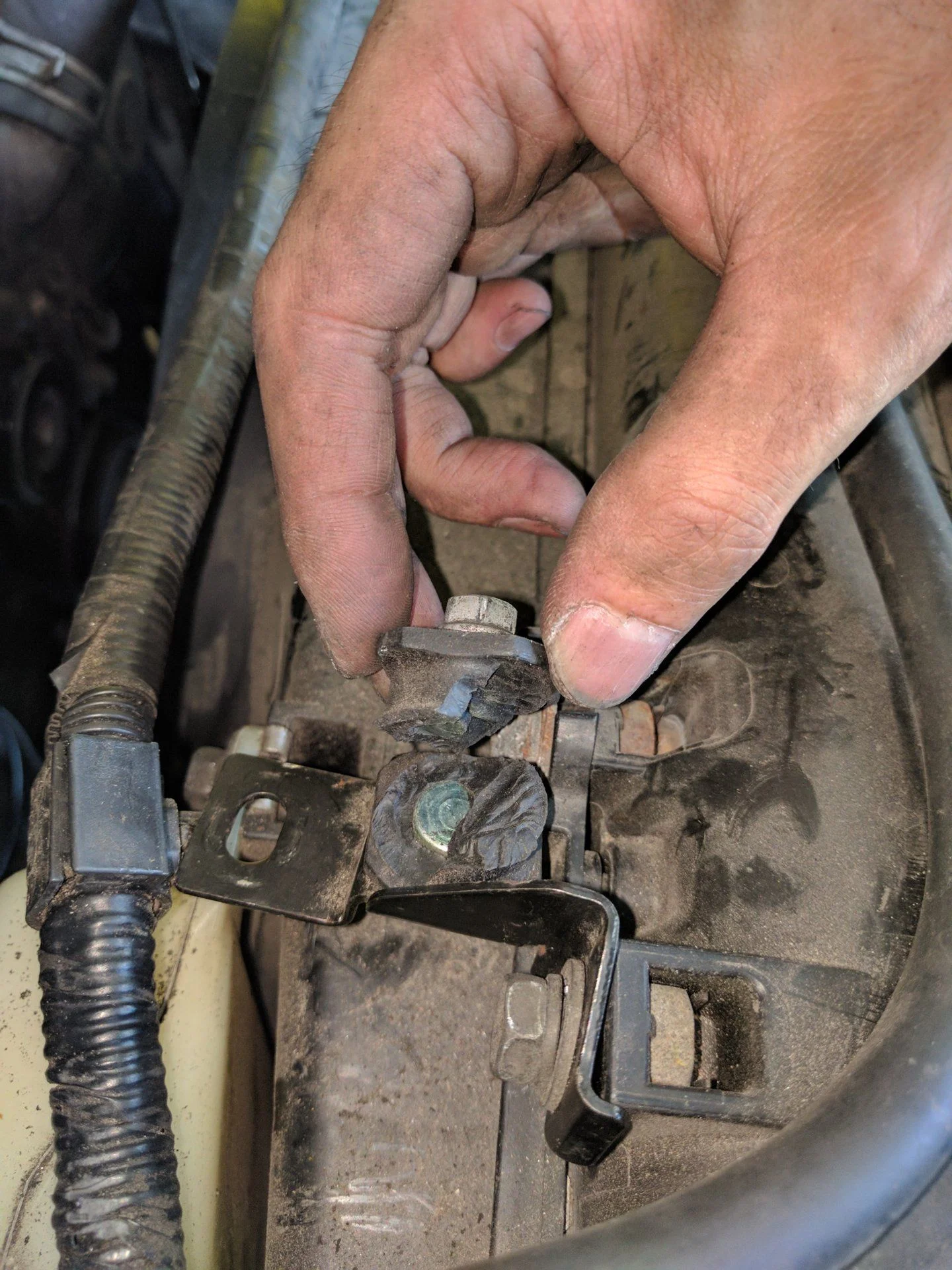 AC - Broken mounting bracket