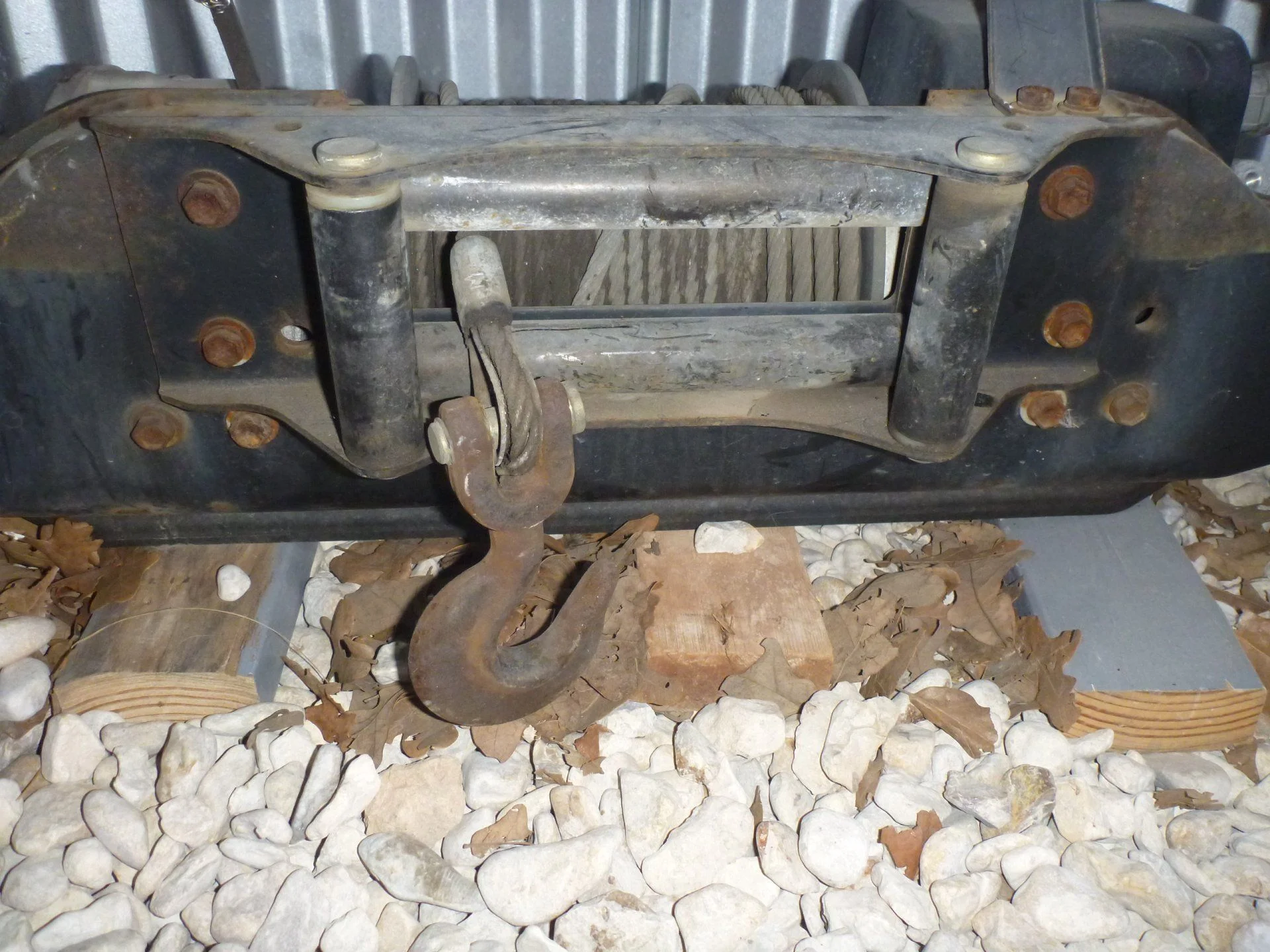 AISIN AI-1000 Electric WInch (12V) - Factory winch on HDJ81