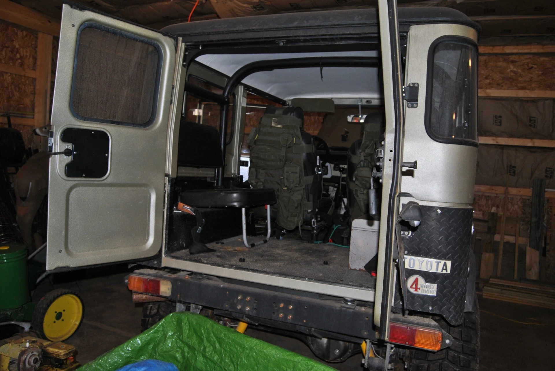 Ambulance doors and jump seats