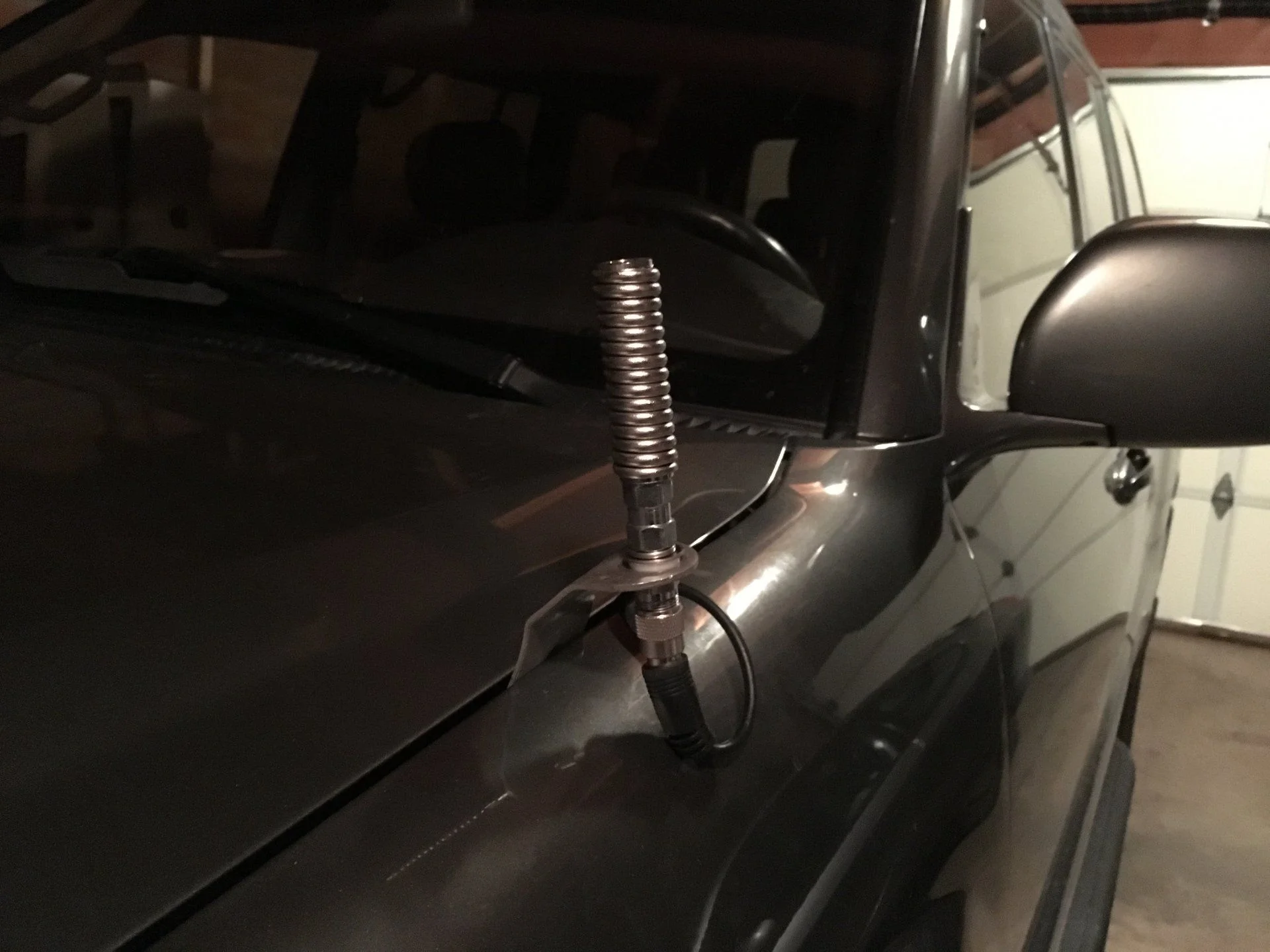 Antenna trunk mount