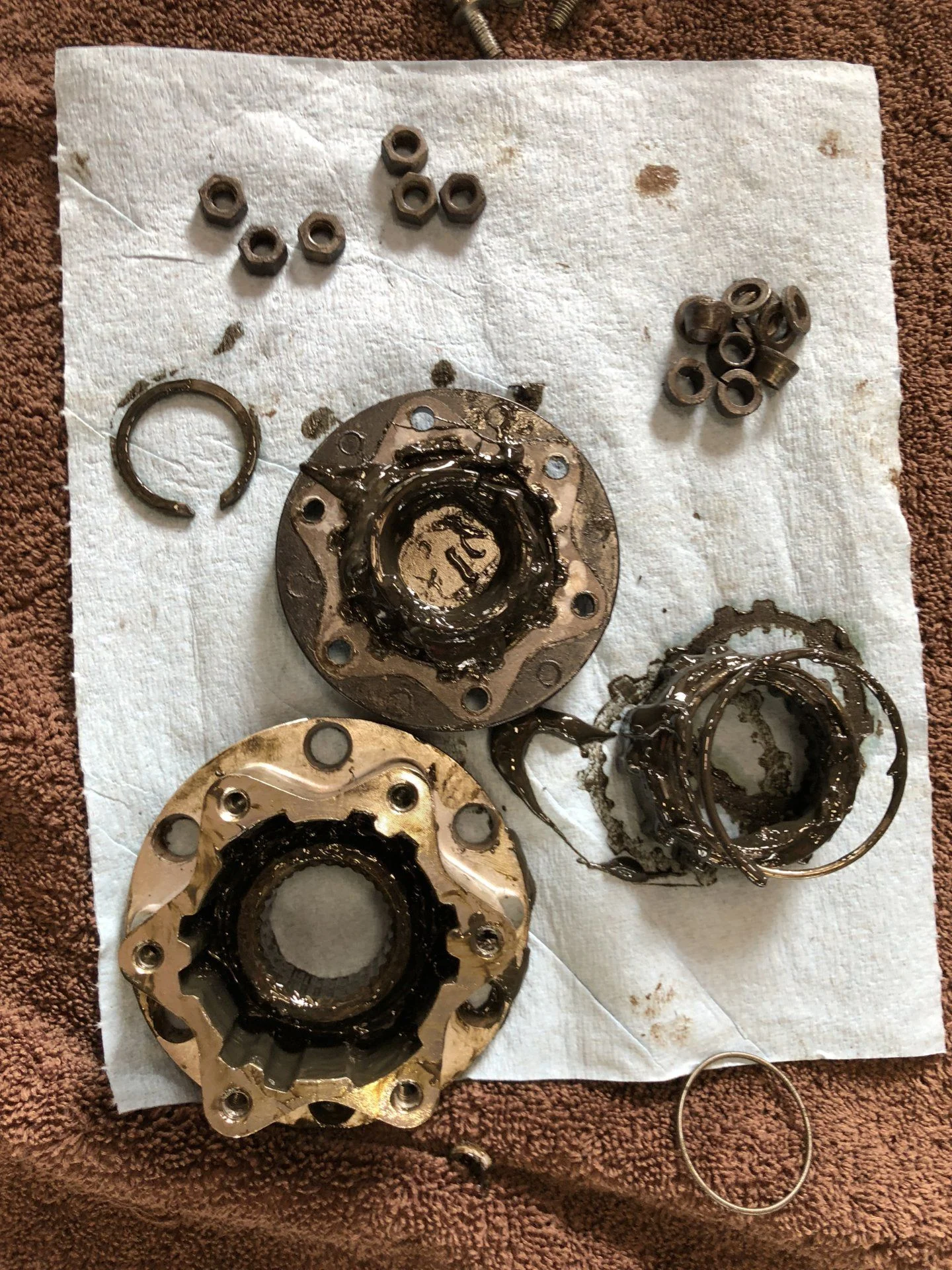Bent pawl on LH Locking Hub