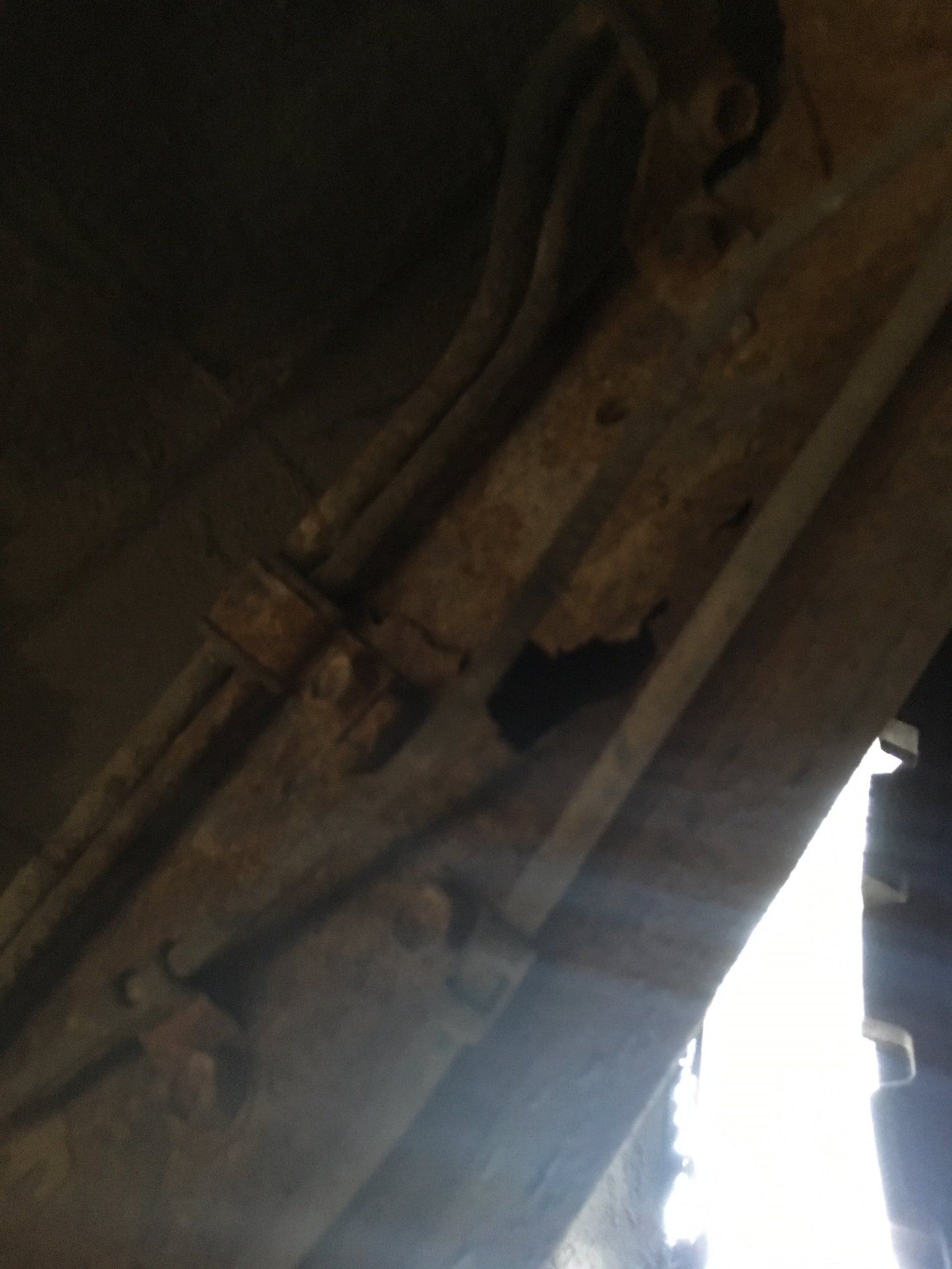 C-channel rust on inner frame, FJ62