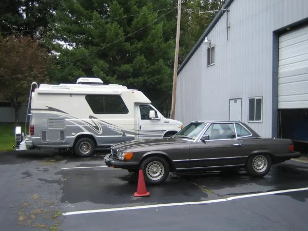 Chinook RV
1982 380 SL Mercedes