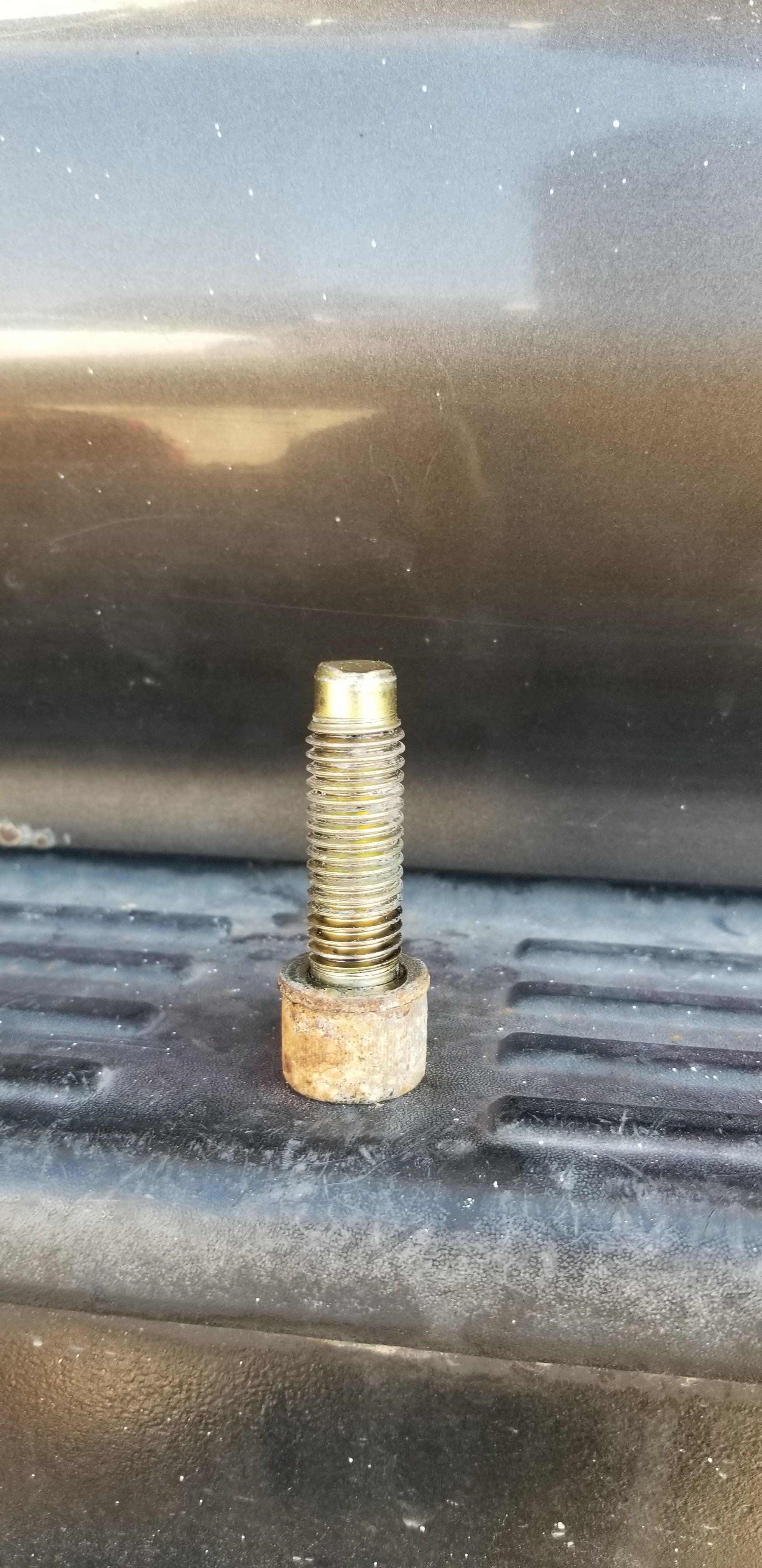 Course thread bolt?