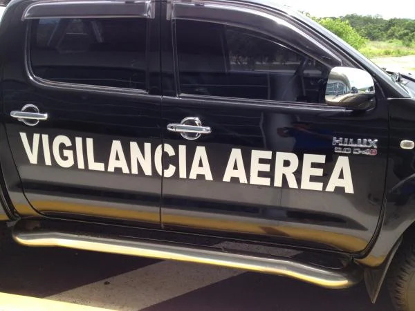 CR Hilux Police Side