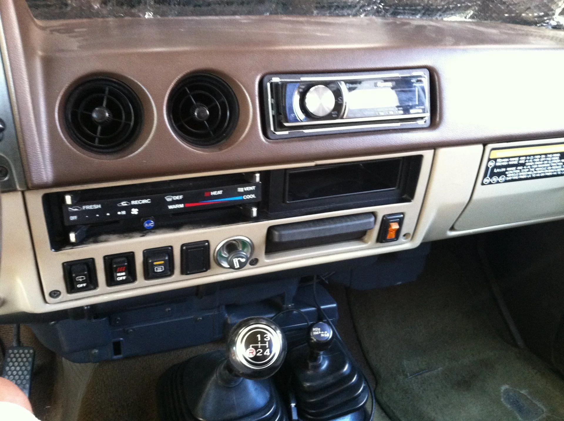 Dashboard - note stereo and mystery switch next to ashtray