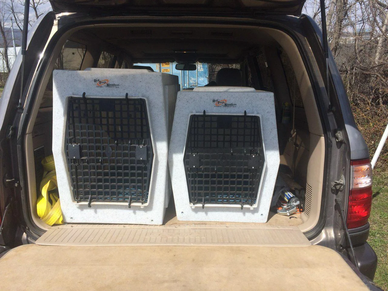 Dog crates in LX470