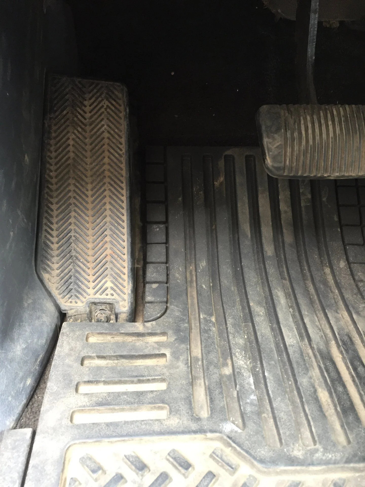 DS puck 2 (under dead pedal)