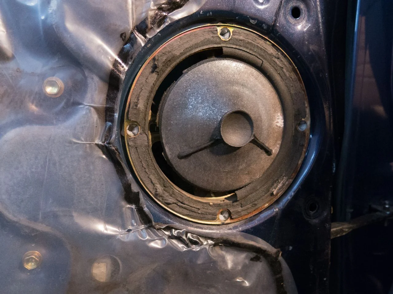 Factory broken speaker