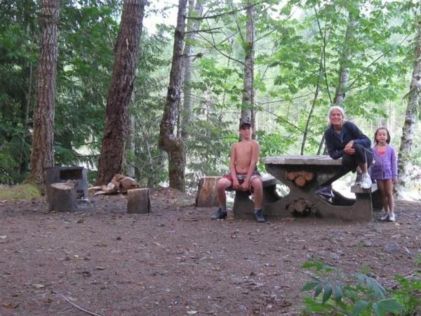 family sitting i one of the reamining useable sites