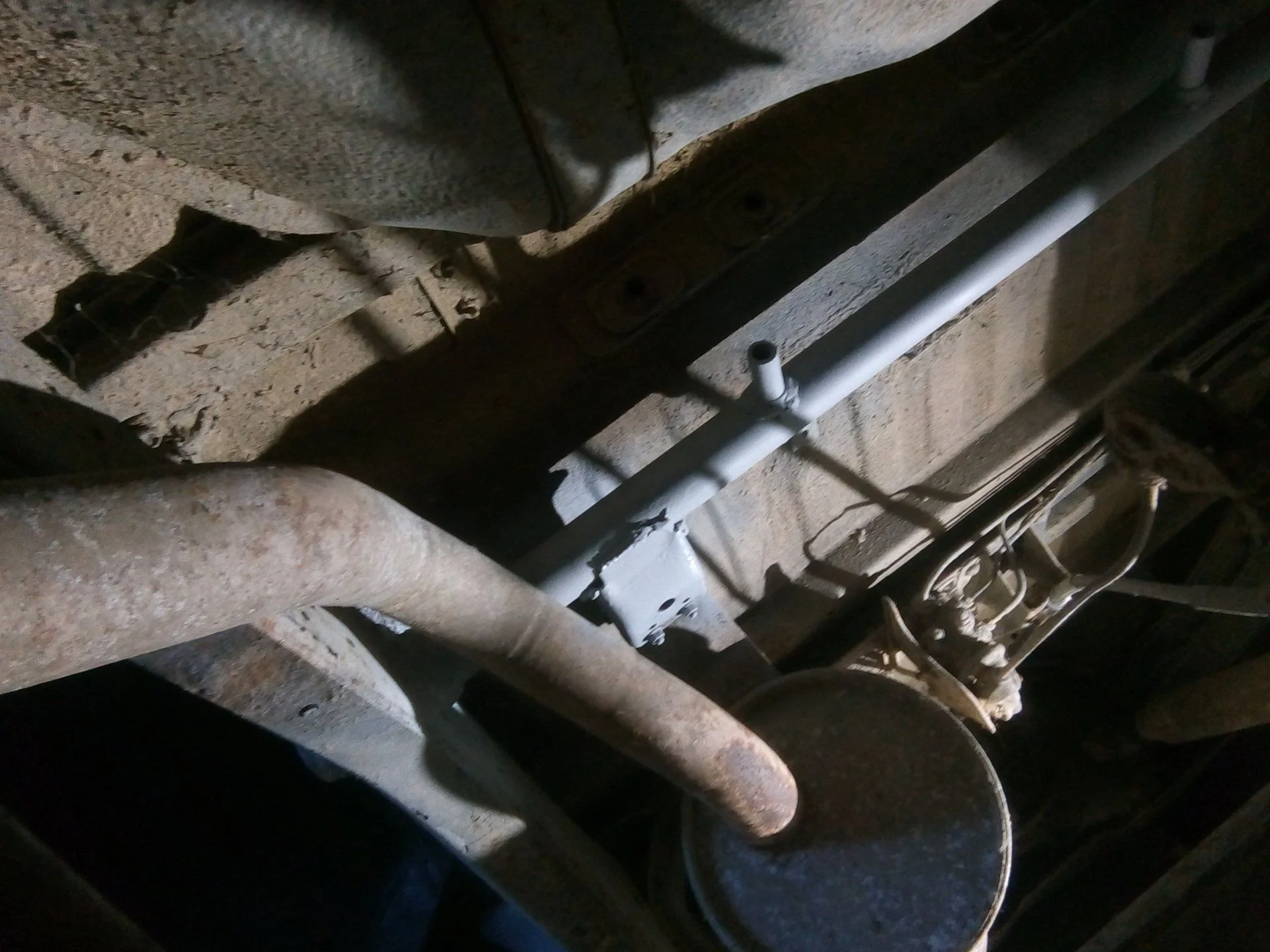Fixed exhaust pipe