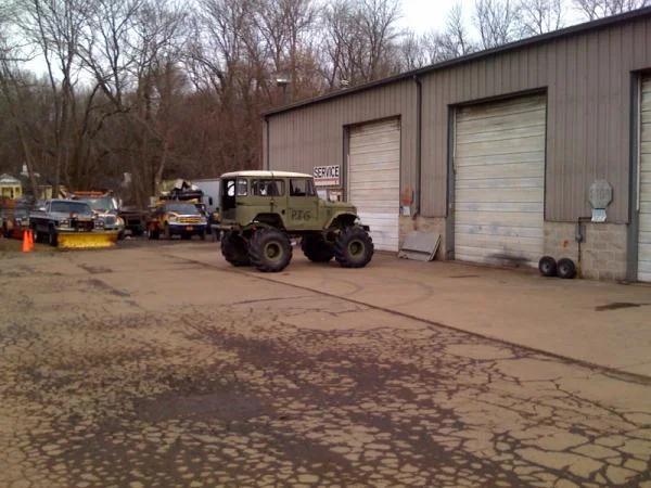 FJ IN FRONT OF BAY