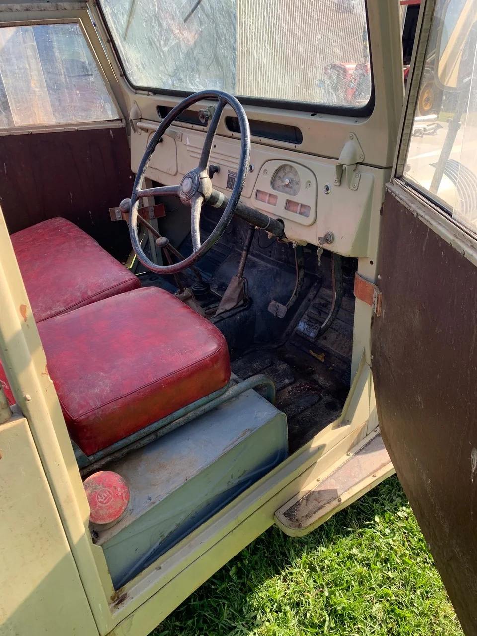FJ28 Seat