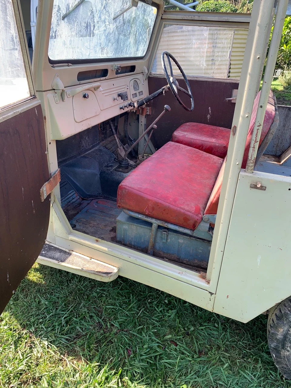 FJ28 Seats