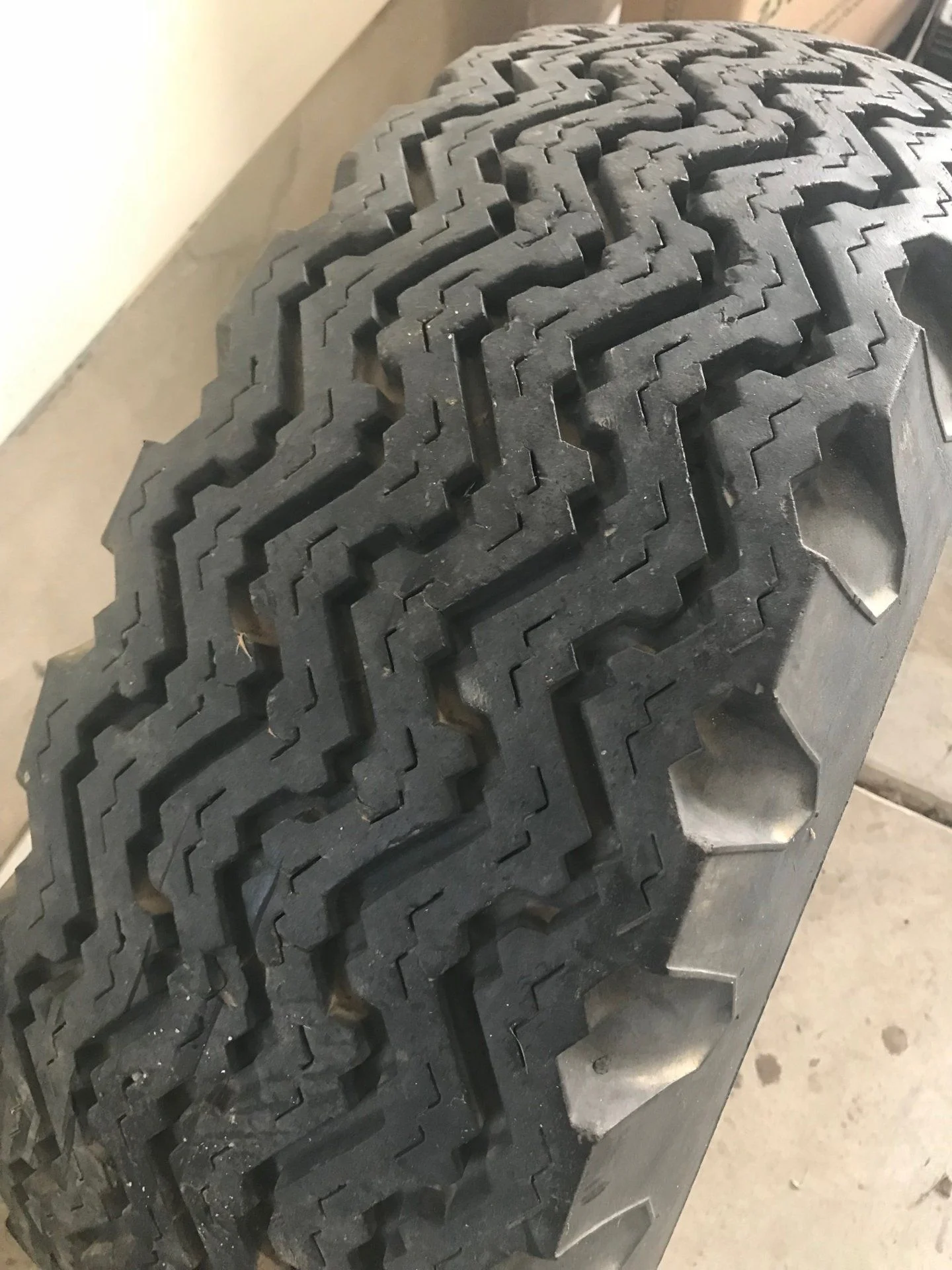FJ40 tire