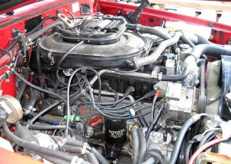 FJ60 Engine bay