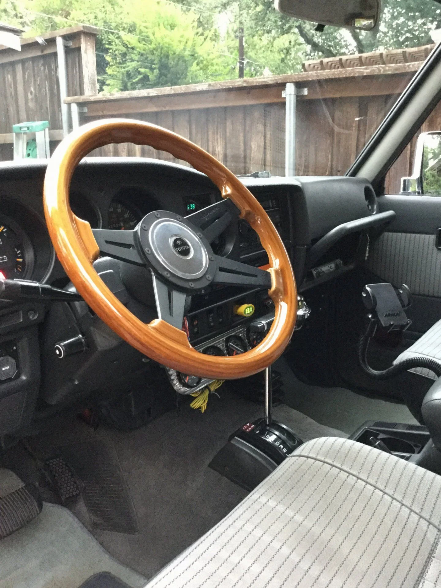 FJ62 steering wheel
