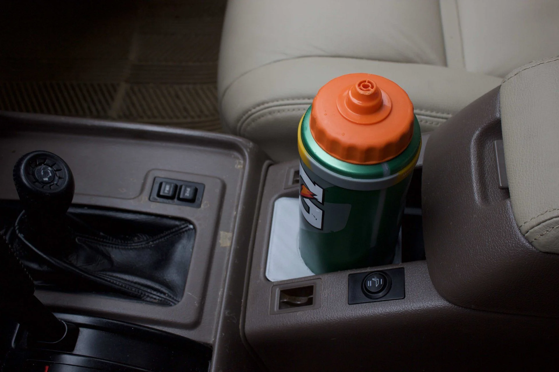 FJ80 Cupholder4