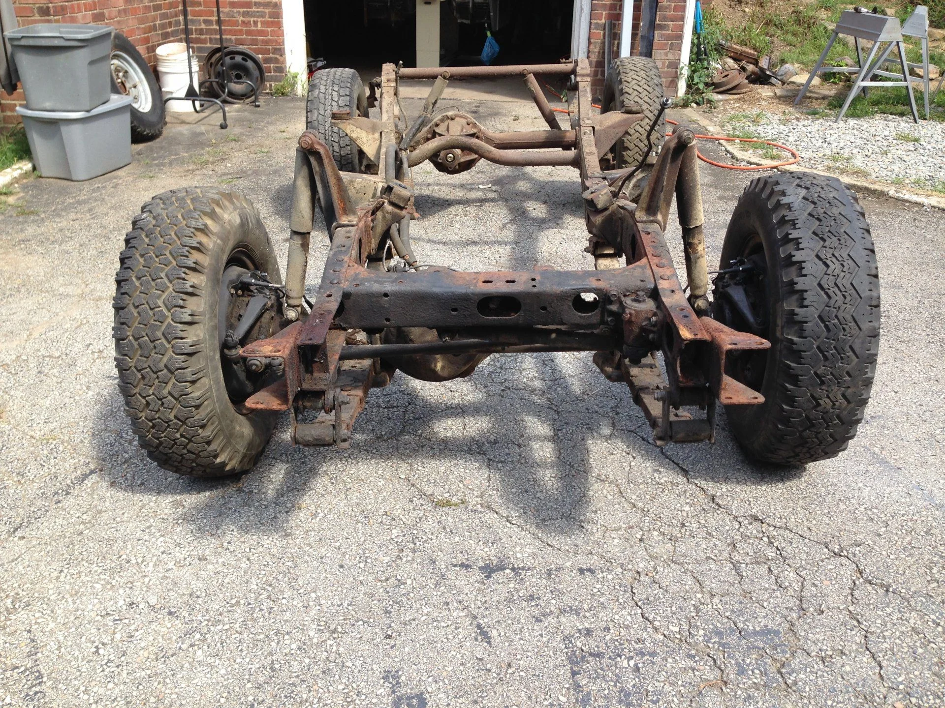 Frame and axles no tub front view 3