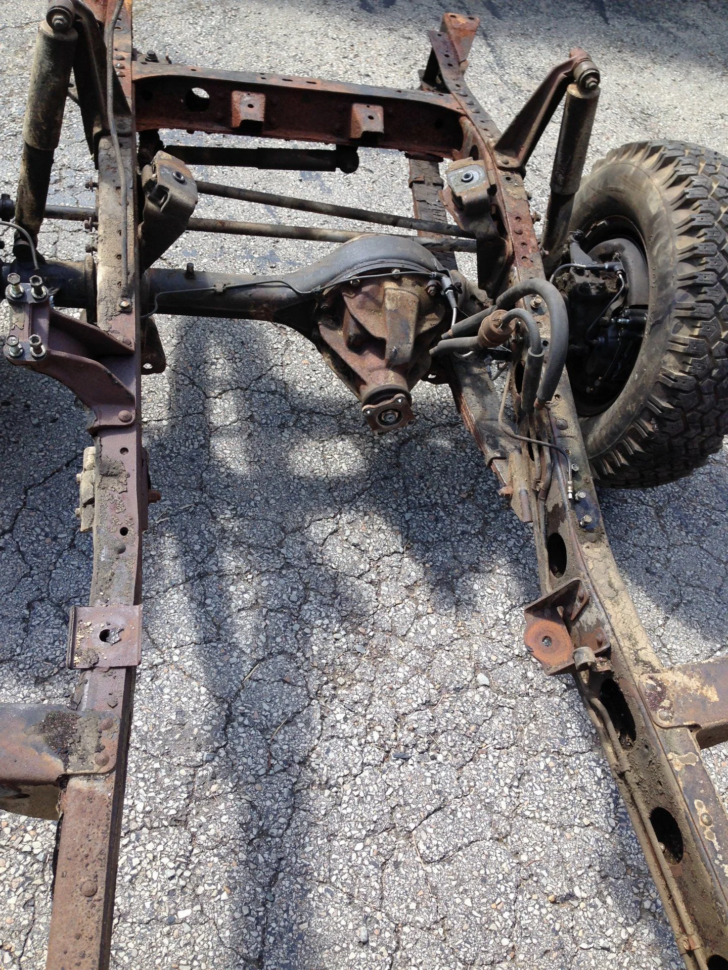 Frame and axles no tub rear view of front axle 4
