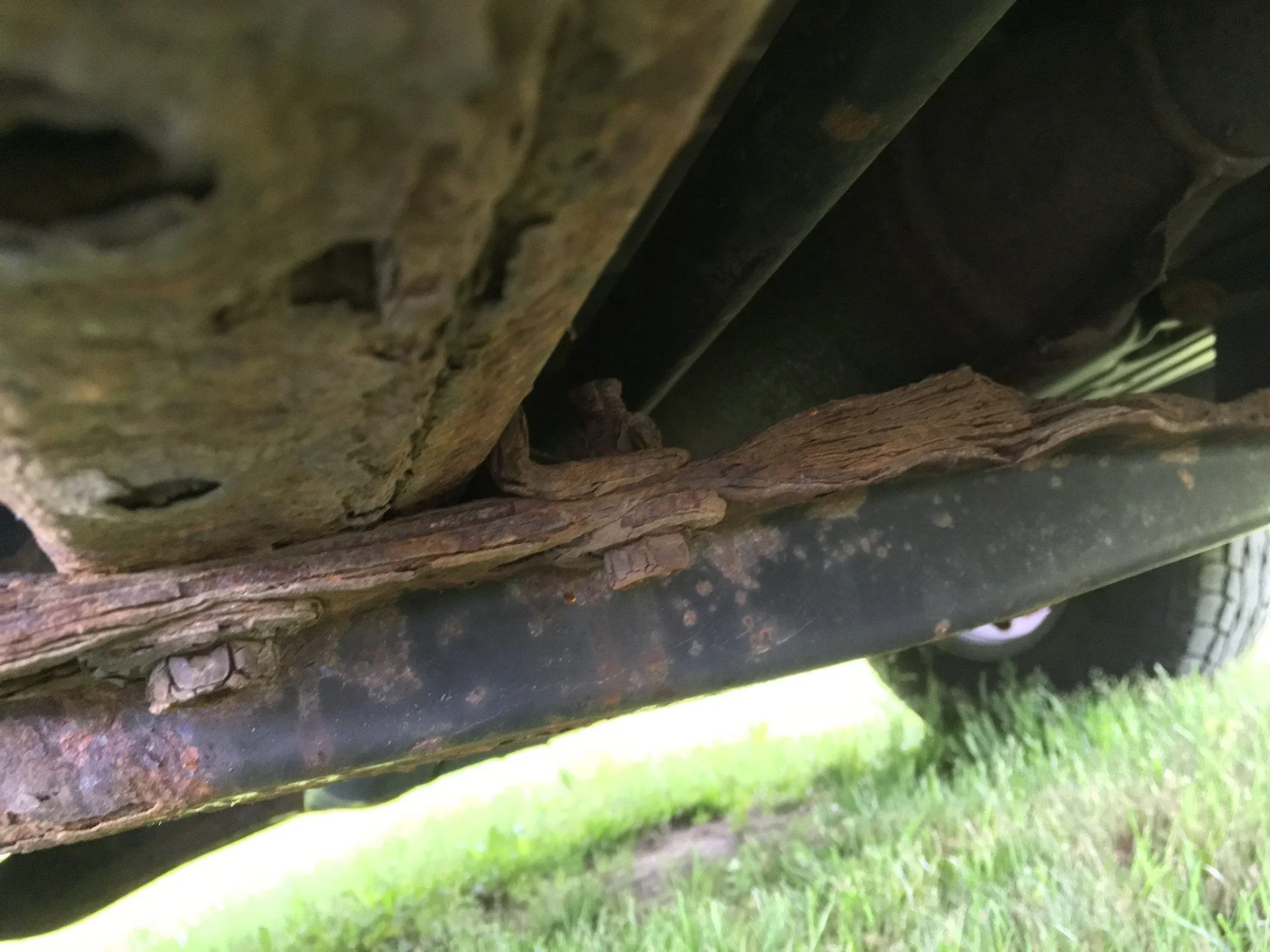 Frame cross brace