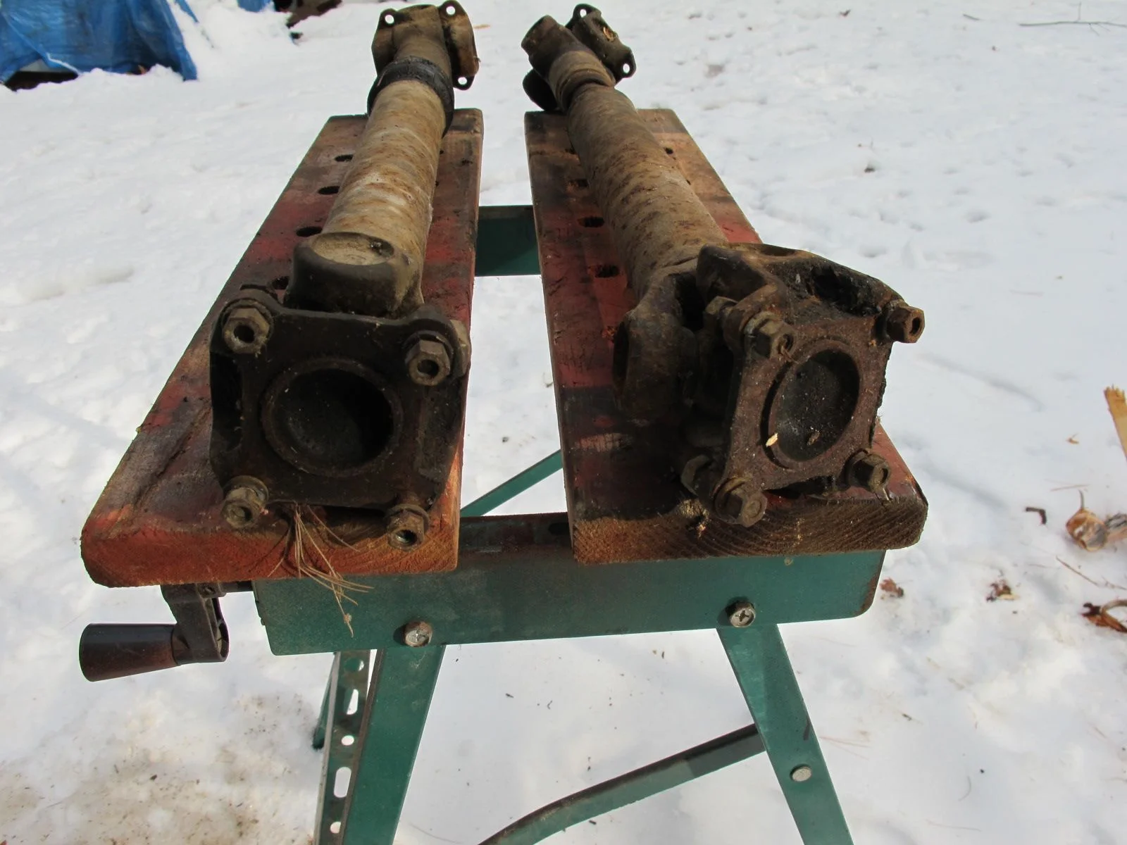Front and rear drive shafts (2)