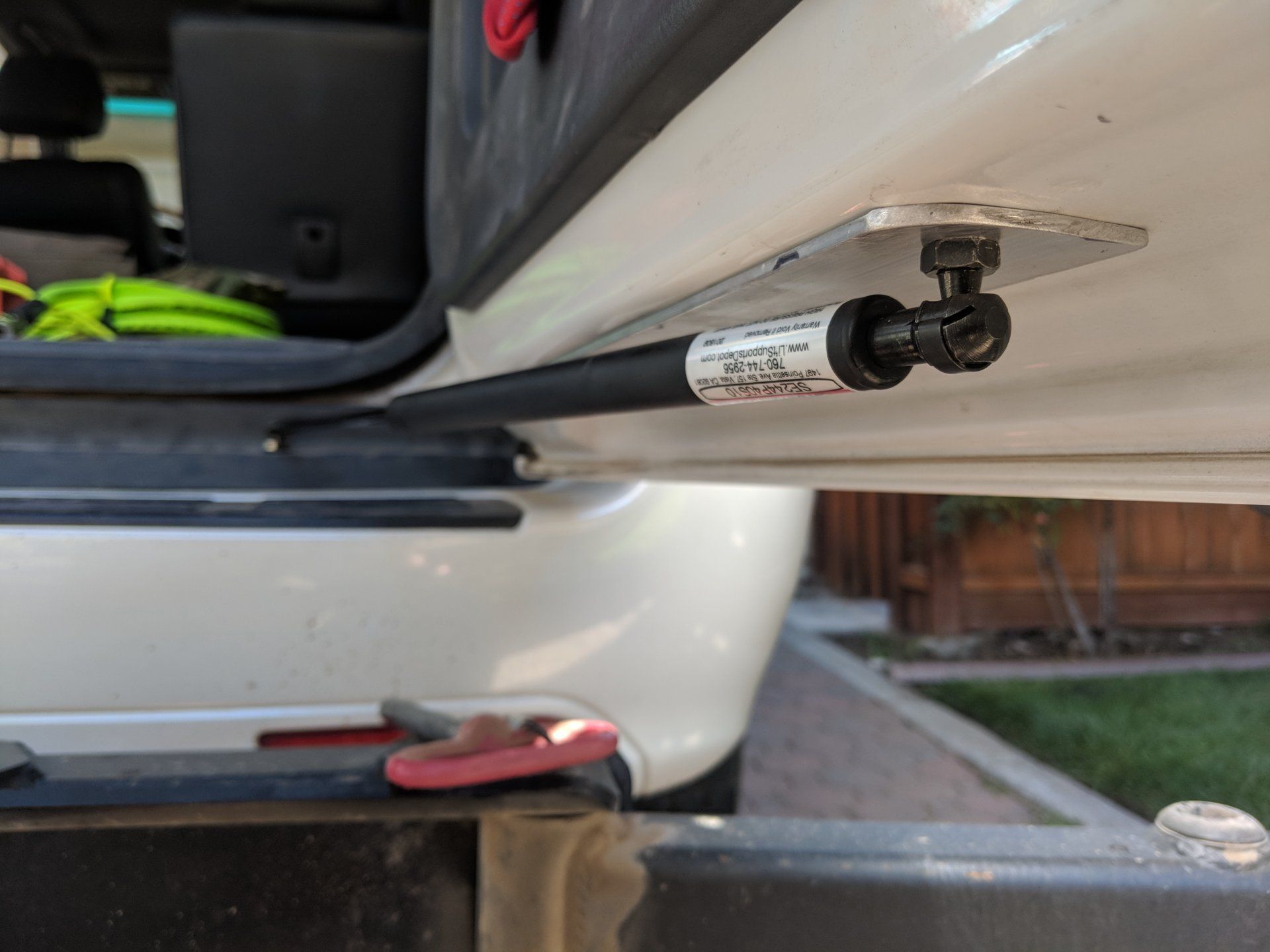 gas strut