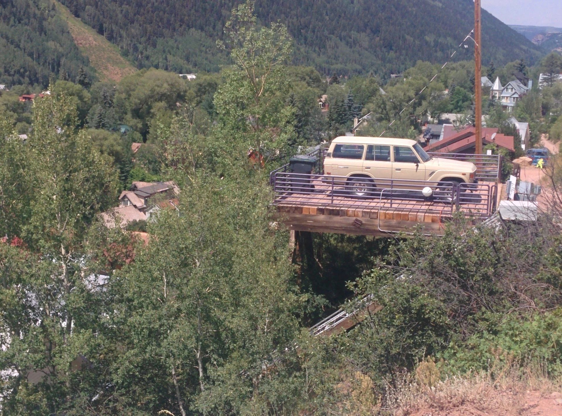 Gratitous cruiser deck, entering Telluride