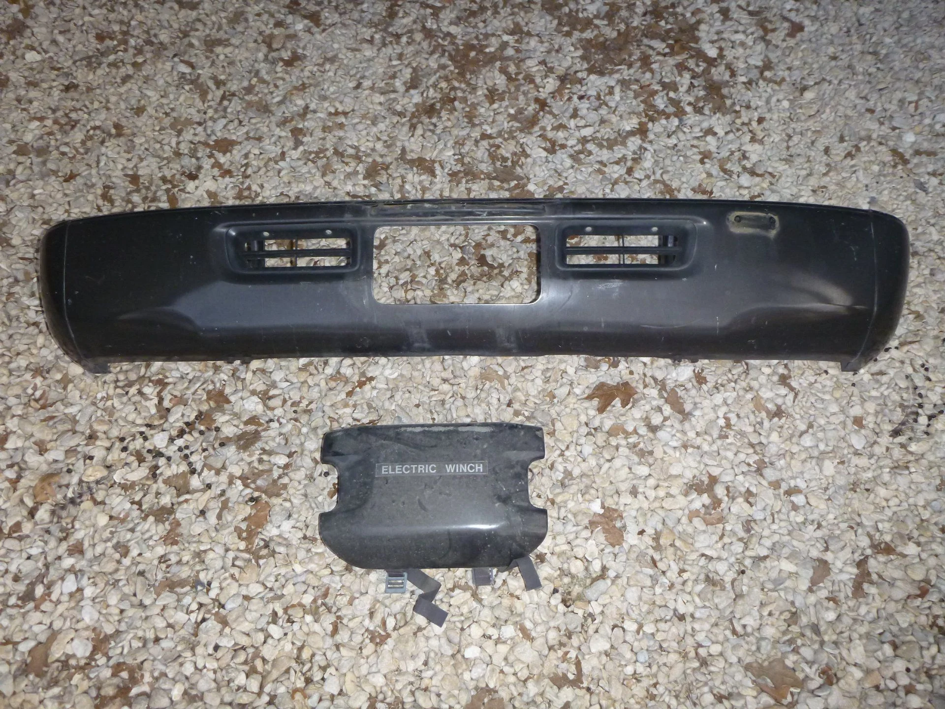 HDJ81 Factory Bumper with winch cover