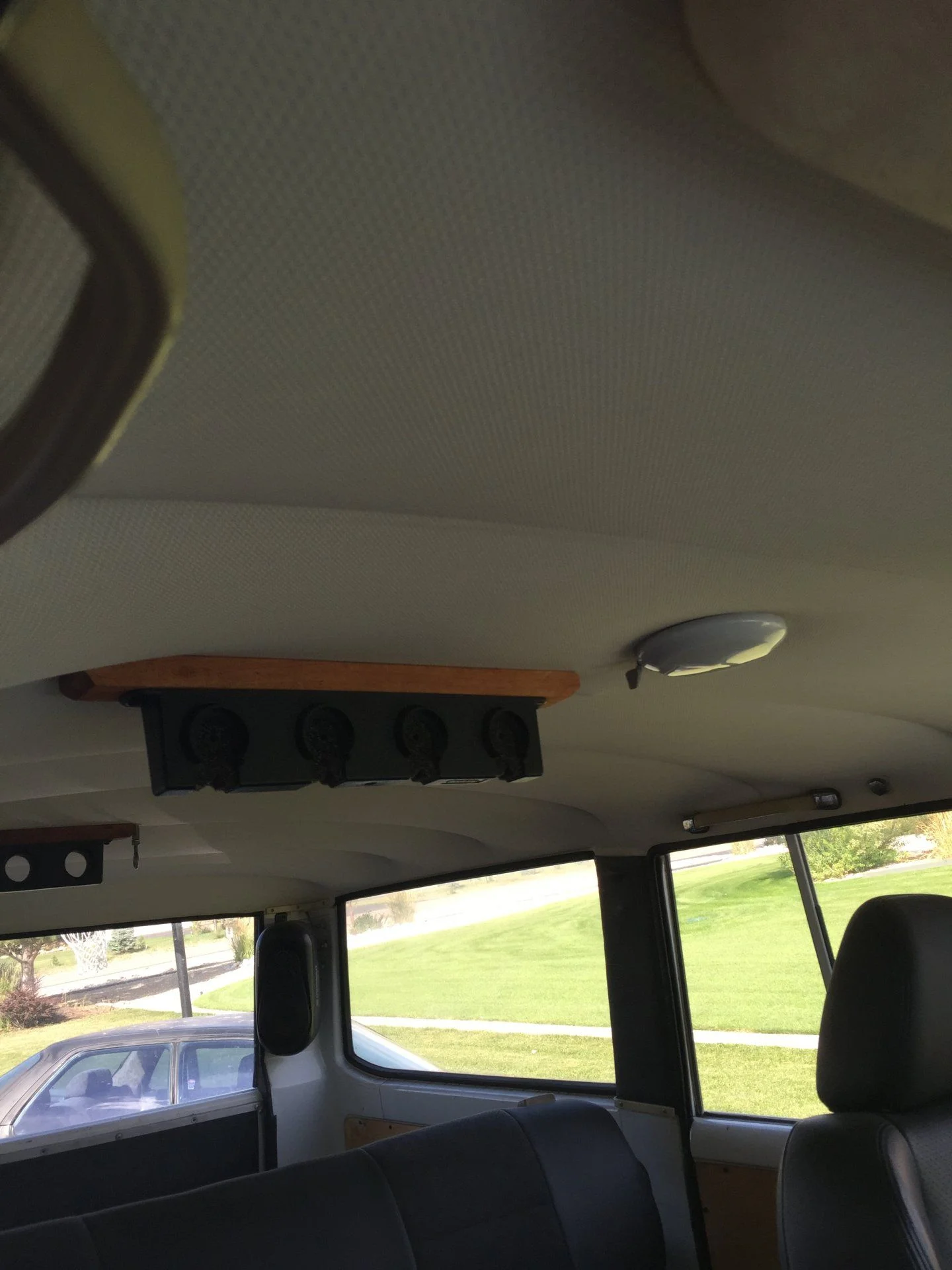 Headliner in great shape. Plus fishing rod rack!