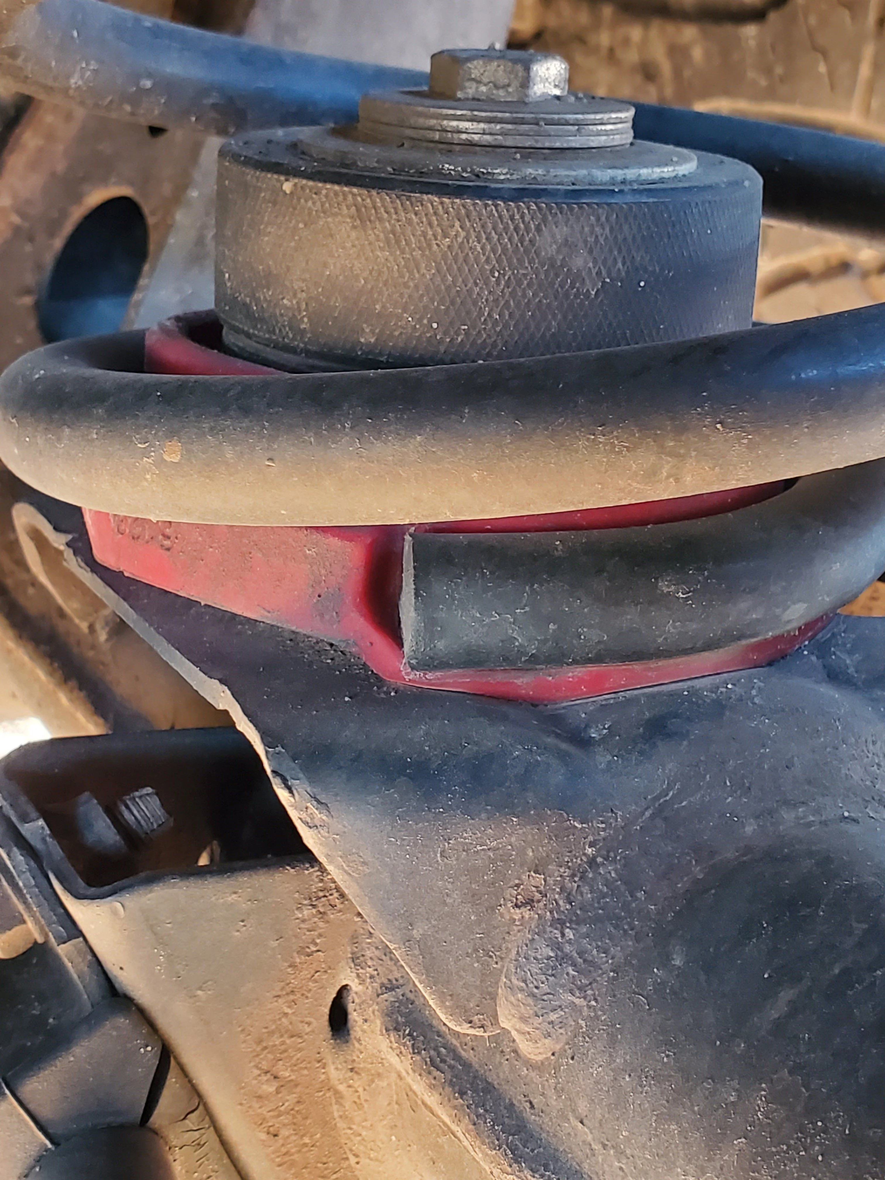 Hockey.puck.rear.spring.conversion.gx470.2.jpg