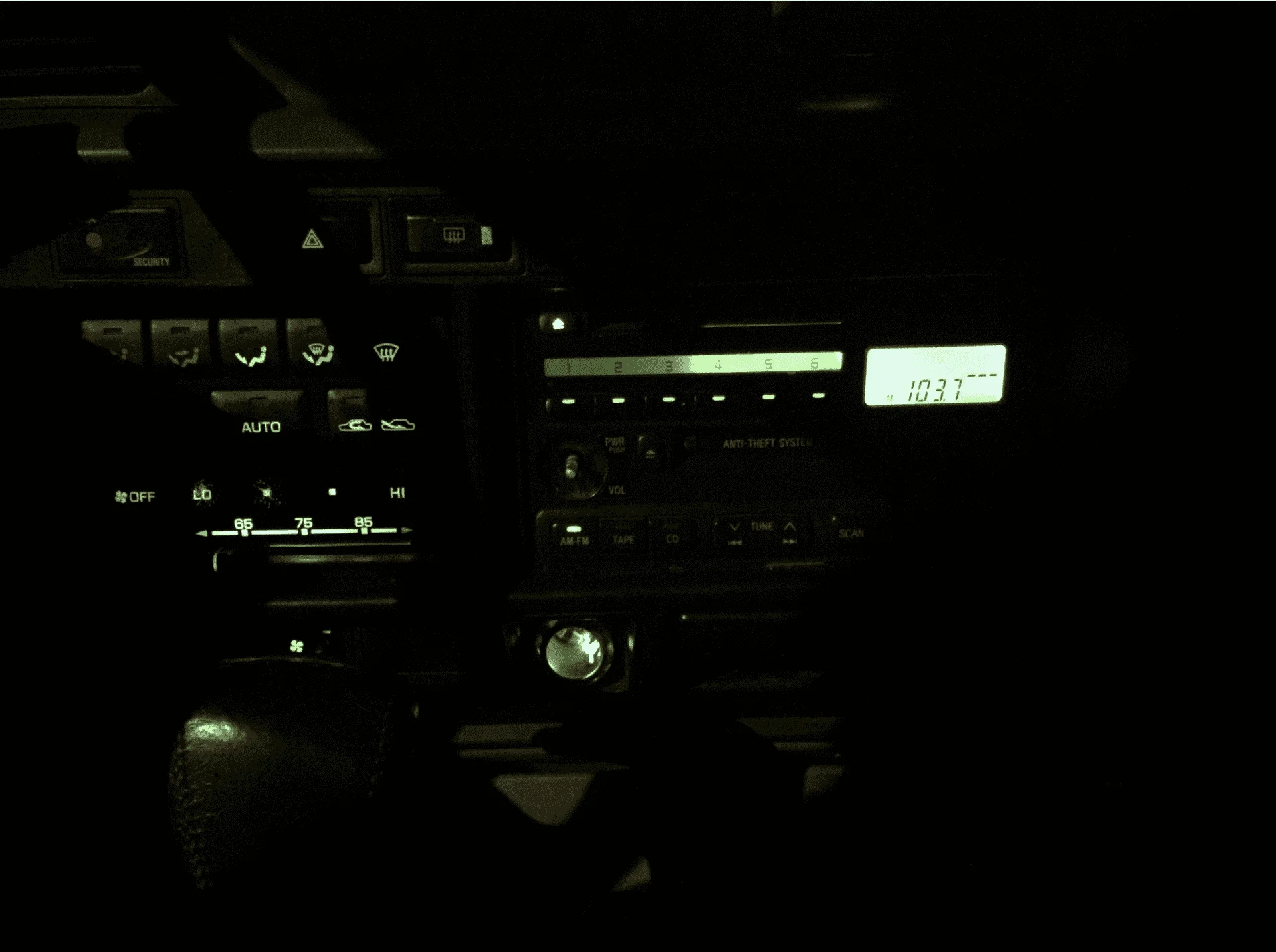 HVAC Panel/Radio w/ lights out