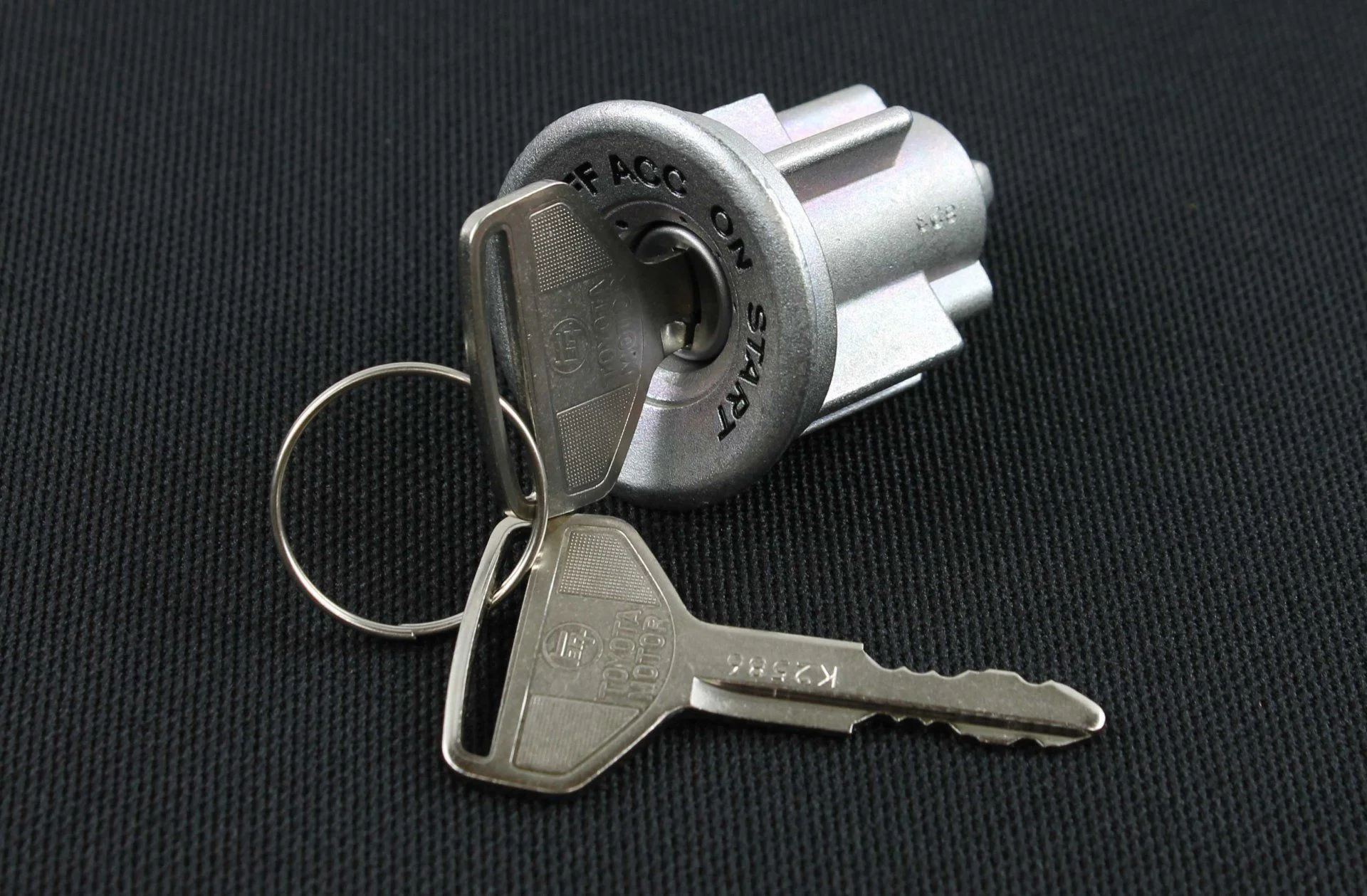 ignition cylinder pic