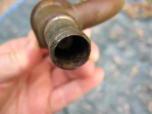IMG 1835-heater valve rust